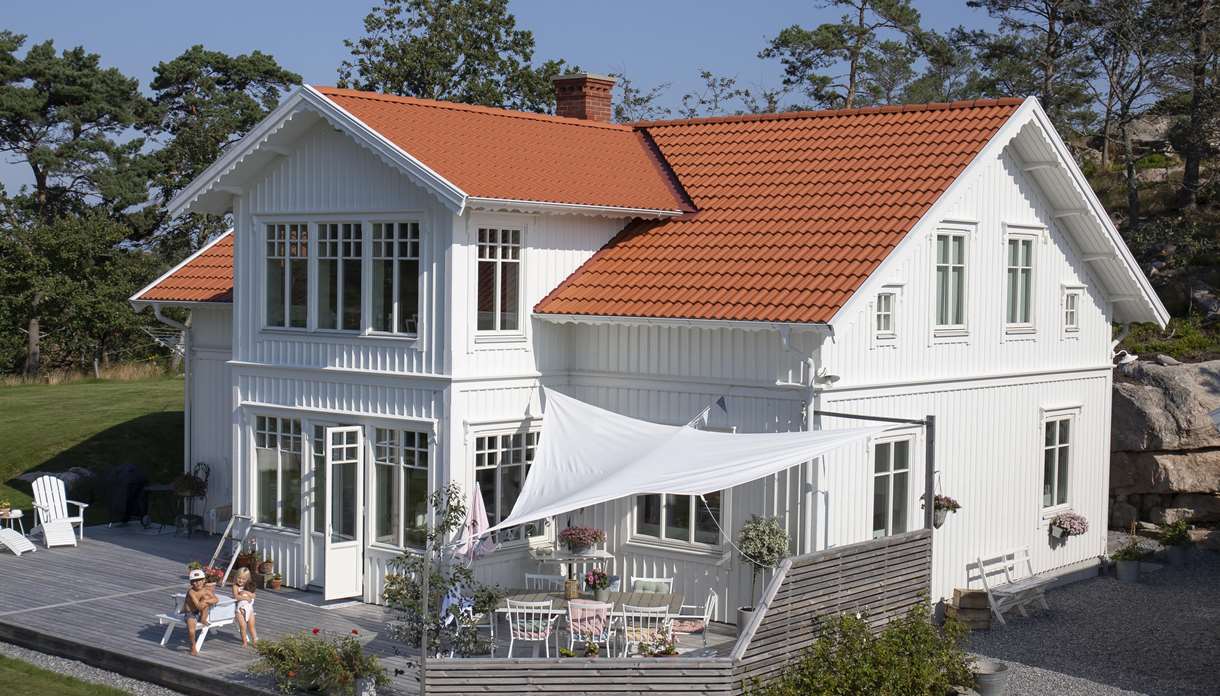 Takrenovering av villa i Stockholm